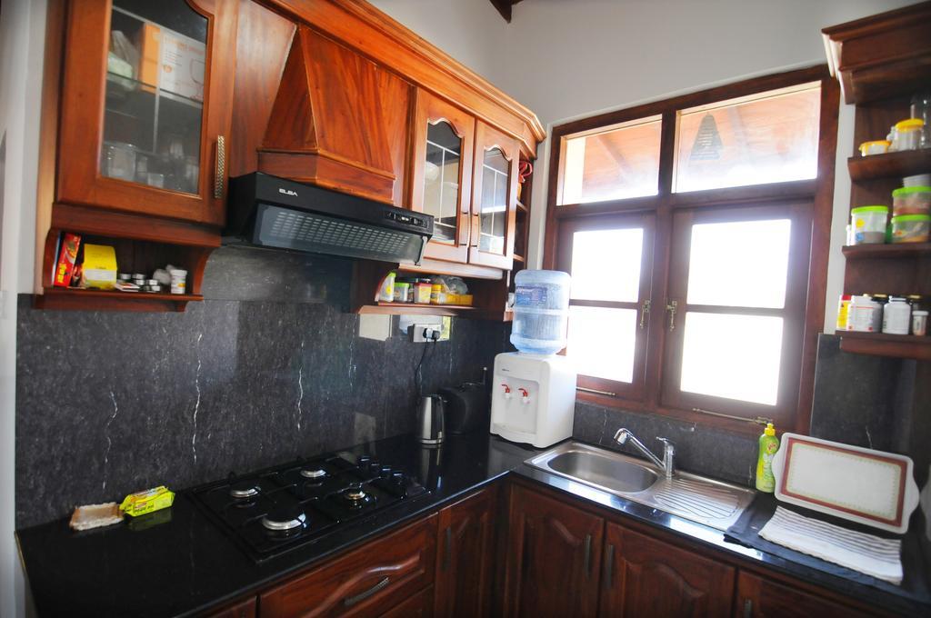 Park Lane Apartments Negombo Room photo
