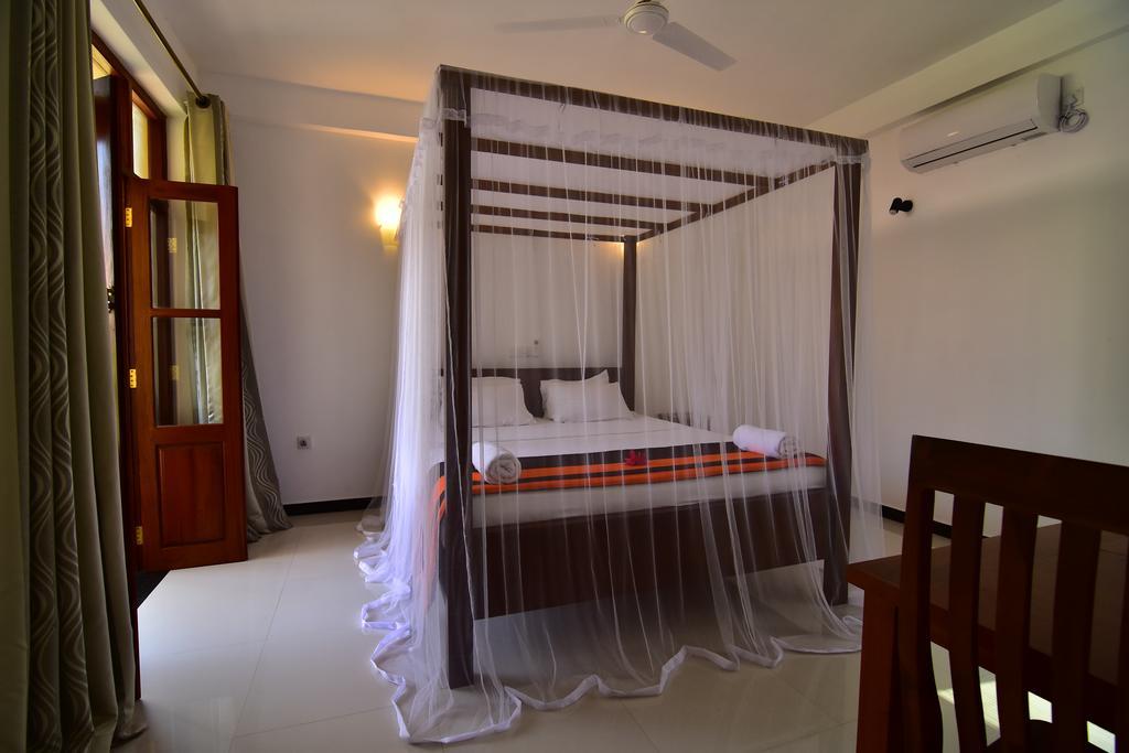 Park Lane Apartments Negombo Exterior photo