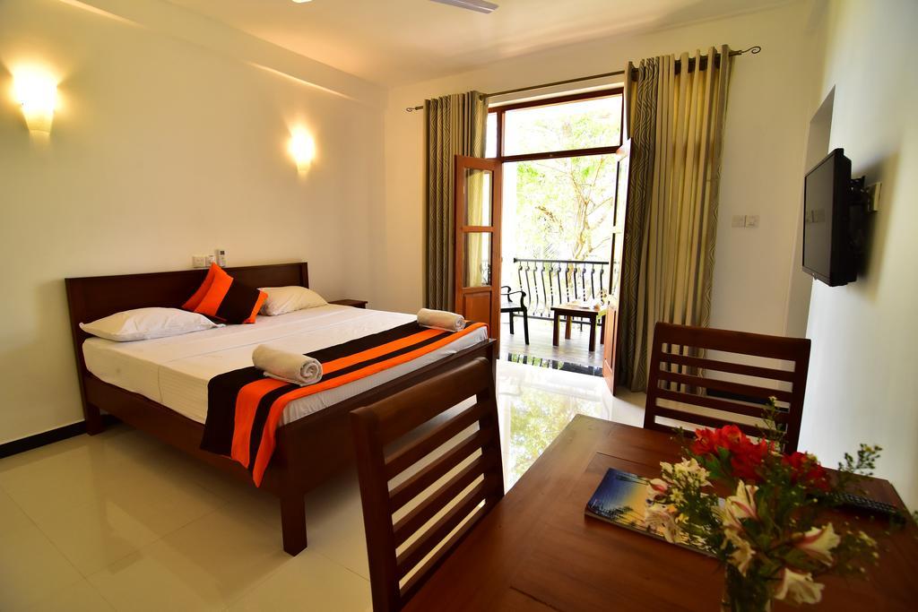 Park Lane Apartments Negombo Exterior photo